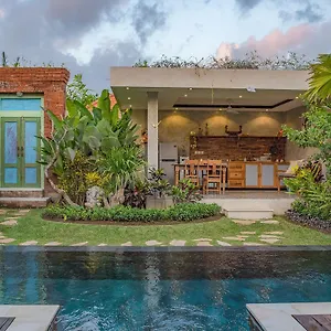 https://kubu-kayu-villas.hotelsseminyak.net